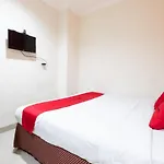 Reddoorz Plus @ Hotel Alden Makassar