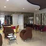 Reddoorz Plus @ Hotel Alden Makassar