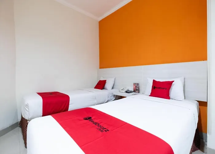 Reddoorz Plus @ Hotel Alden Makassar